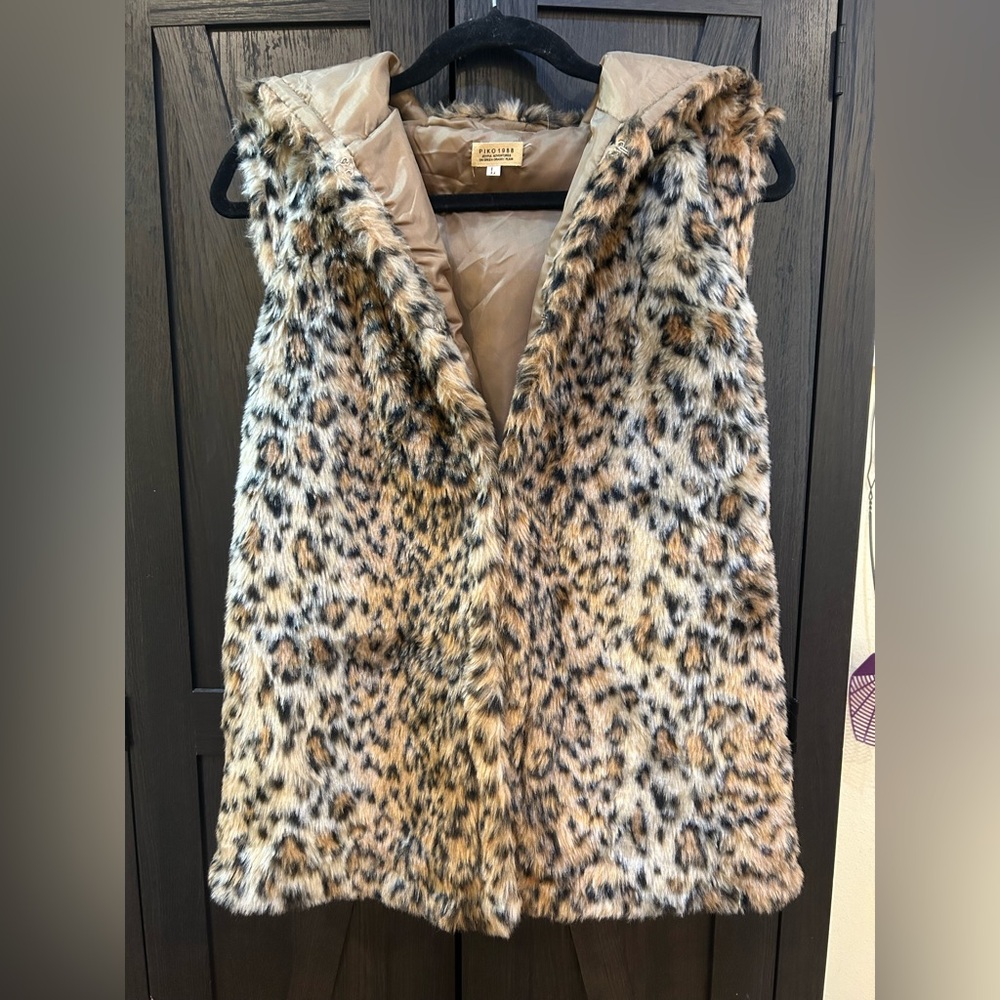 Faux Leopard Print Fur Vest